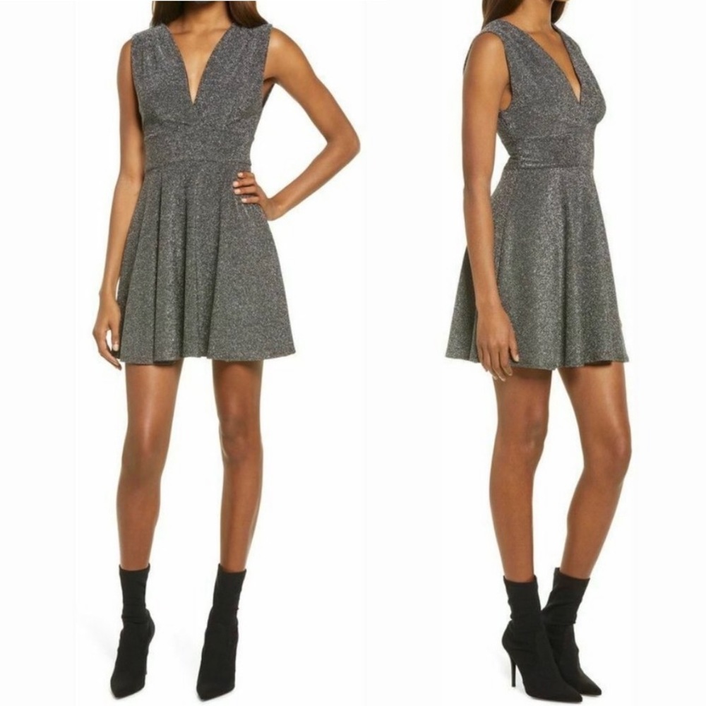fraiche by J
Black Shimmer V-neck Fit & Flare Mini Cocktail Dress size X-Large